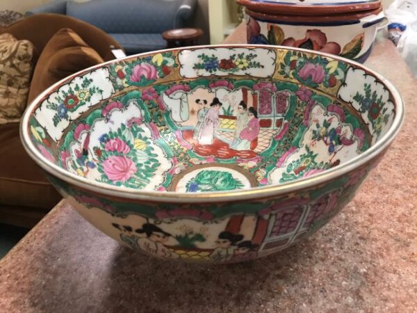 Rose Medallian Bowl