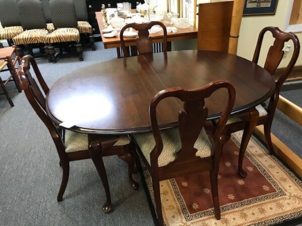 Dining Table + 6 Chairs