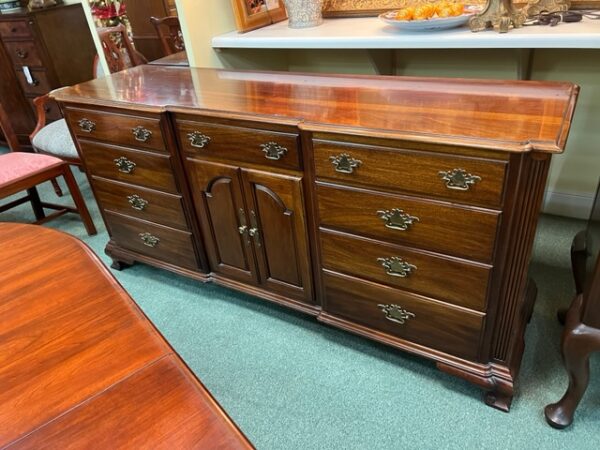 Taylor Jamestown Mahogany Dresser