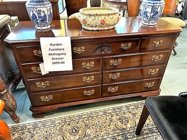 Ethan Allen nine-drawer Cherry dresser