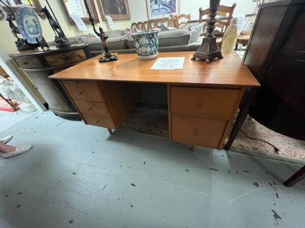 Mid-Century Desk by Paul McCobb with the Planter Group