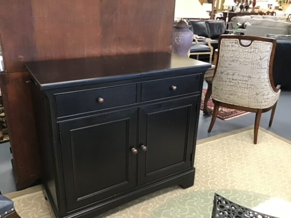 Thomasville Flip Top Server