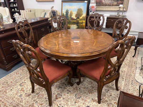 Thomasville Round Table and 6 Chairs